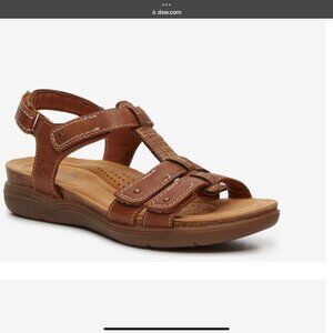 Clarks Collection April Cove Sandal in Bronze Metalic